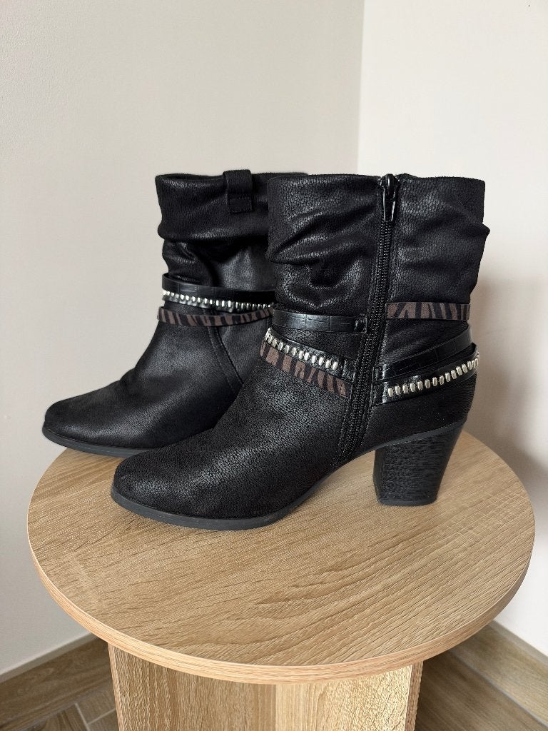 Bottines de motard cloutées noires — Taille Sprox 39, Sprox, Boots et Botinnes, Porté, Noir