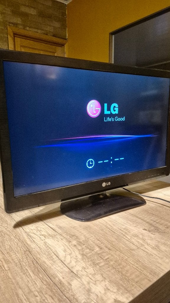 Télévision LG 26'' (80 cm), LED, 50 Hz, 60 à 80 cm, HD Ready (720p)