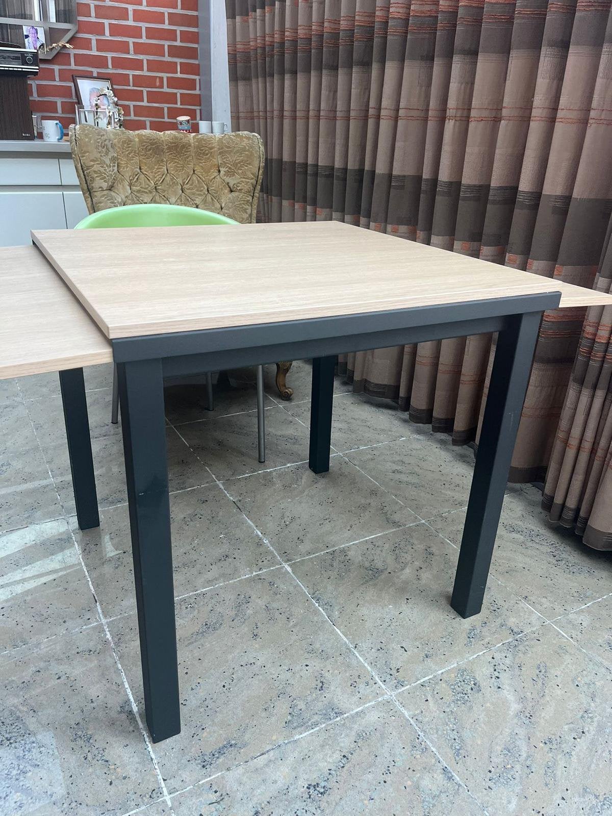 Tafel, Ophalen, Zo goed als nieuw, Vierkant