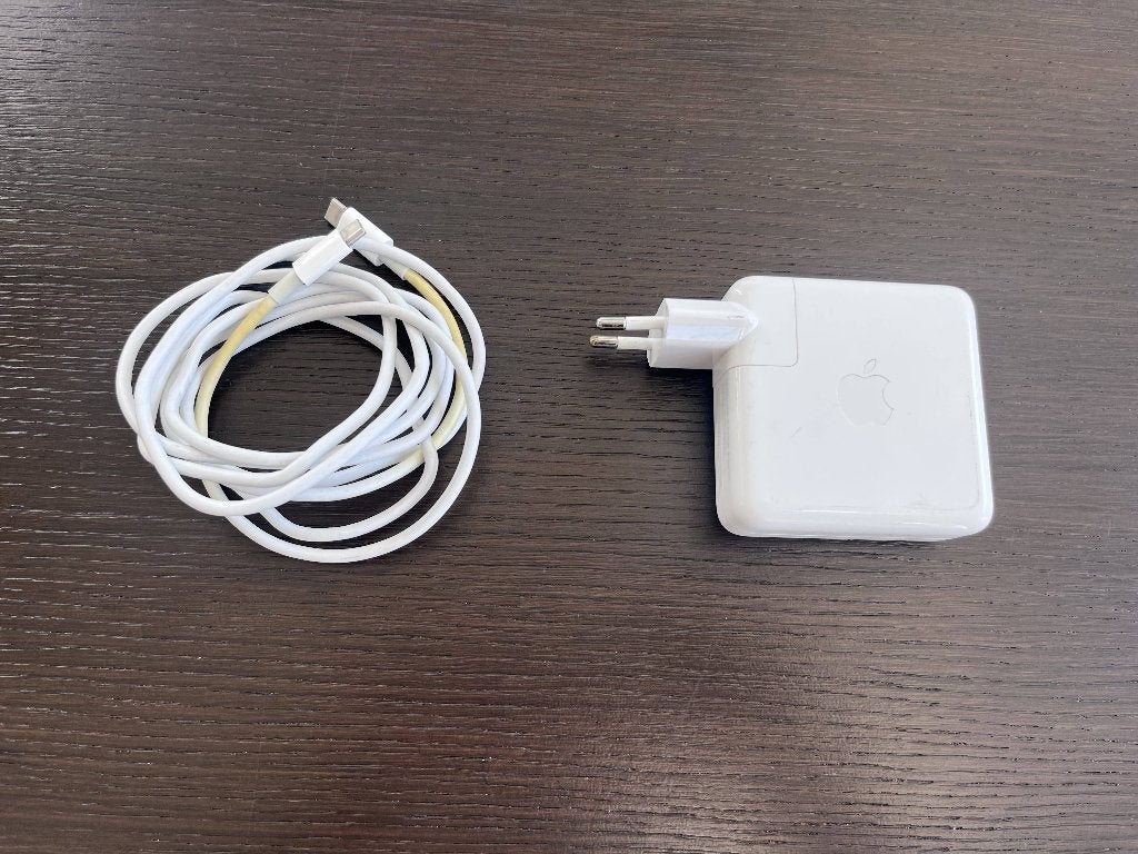 USB-C Power Adapter Macbook pro 61W, Computers en Software, Ophalen, Gebruikt, Apple