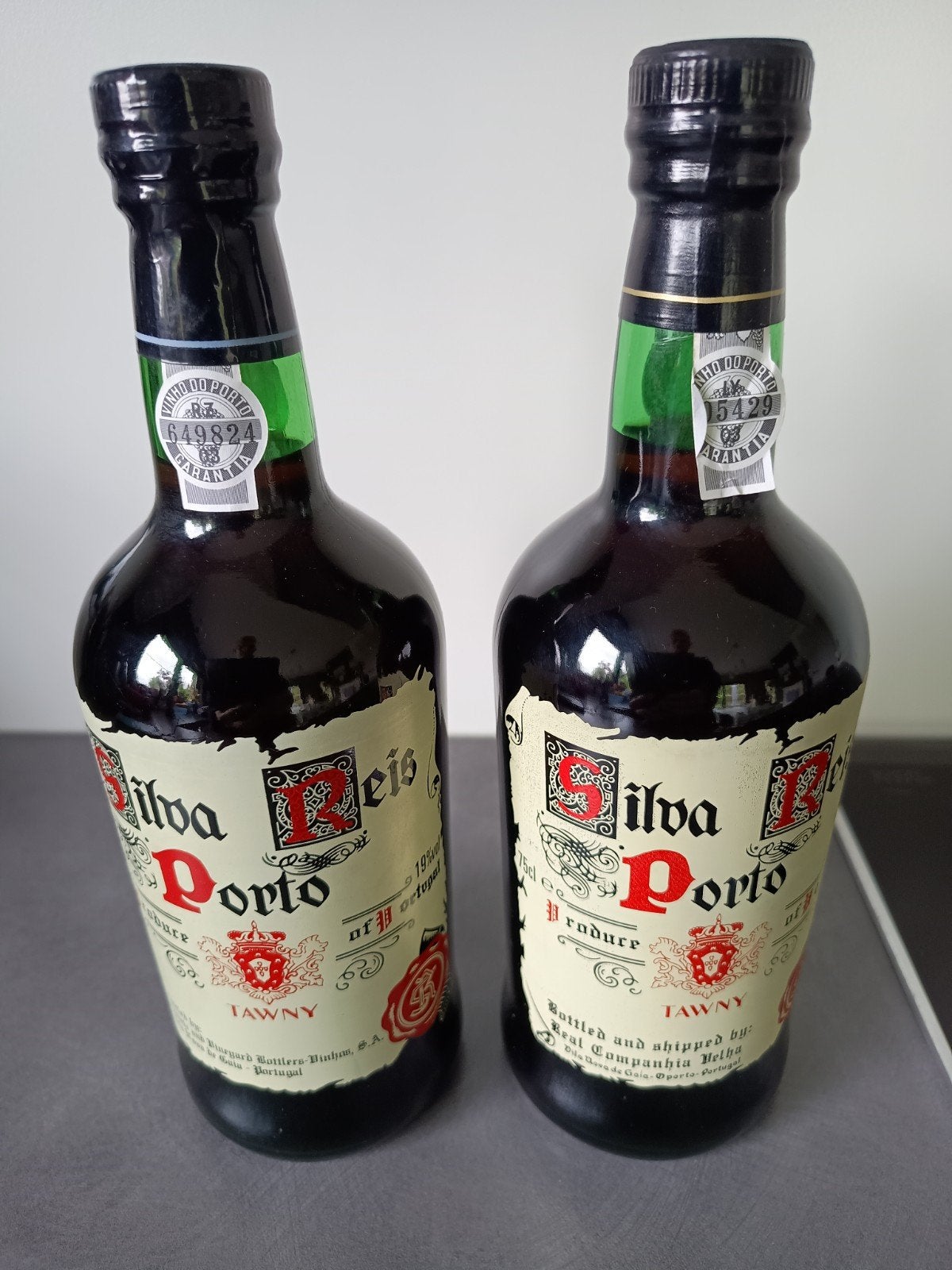 Twee flessen porto Silva Reis, Verzamelen, Ophalen