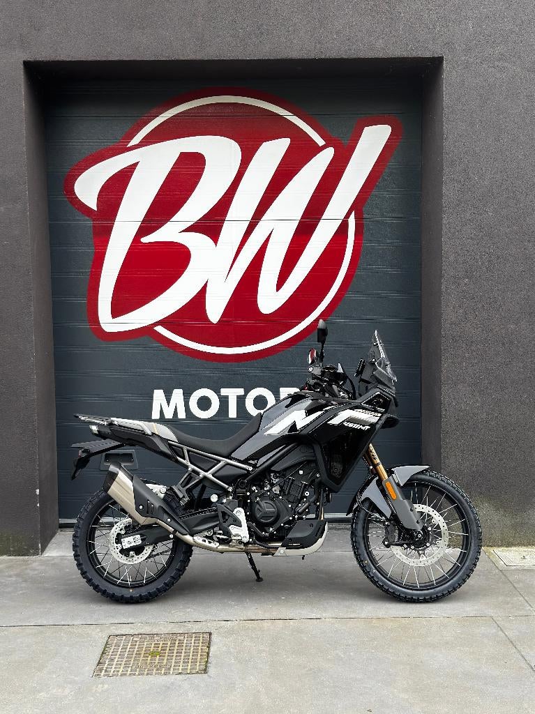 450 MT Nebula Black @ BW Motors Mechelen, Motoren, 2 cilinders, Nieuw, Bedrijf, 449 cc