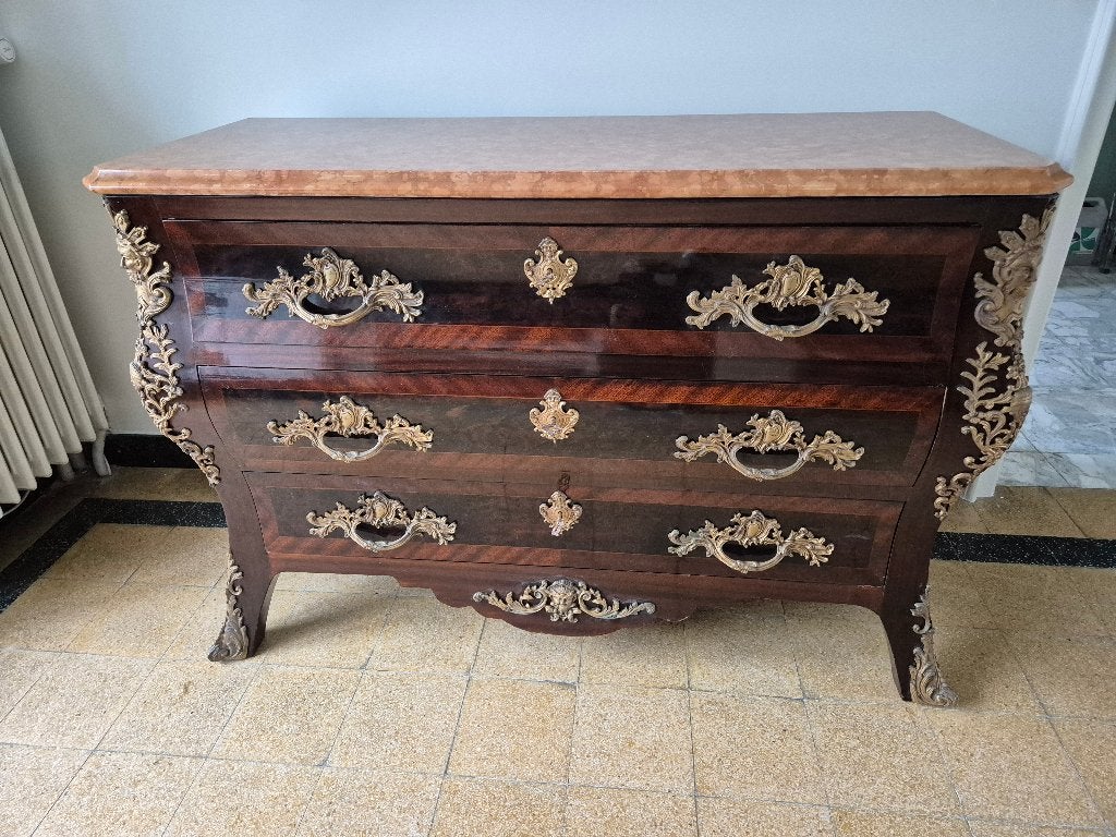 Commode Napoléon III avec marbre et garnitures en bronze, Enlèvement