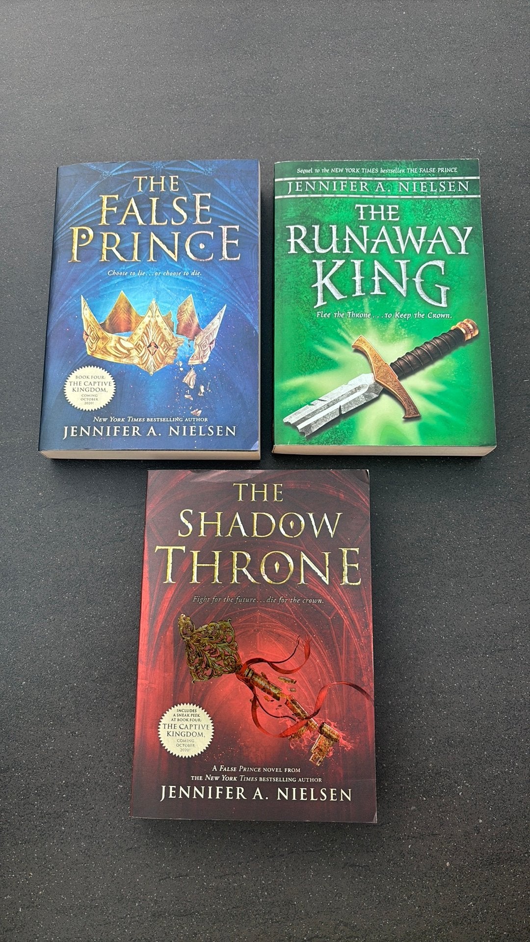 The False Prince (1-3) by Jennifer A. Nielsen (paperbacks), Boeken, Fantasy, Ophalen of Verzenden, Zo goed als nieuw