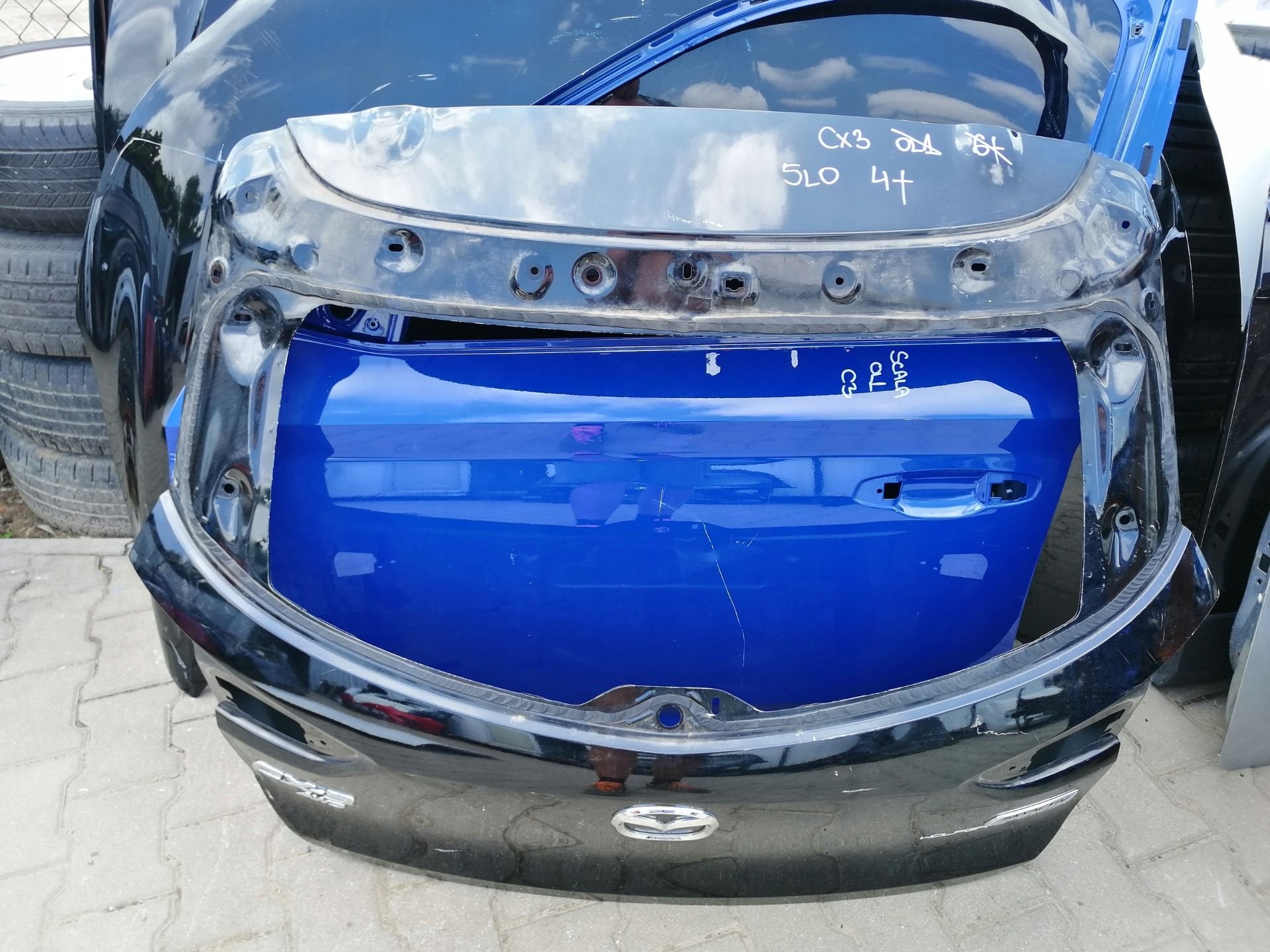 Mazda Cx3 Achterklep Cx3, Gebruikt, Shinchi, Fuchu-Cho 3-1
730-8670  Hiroshima, Deur, Mazda Motor Corporation