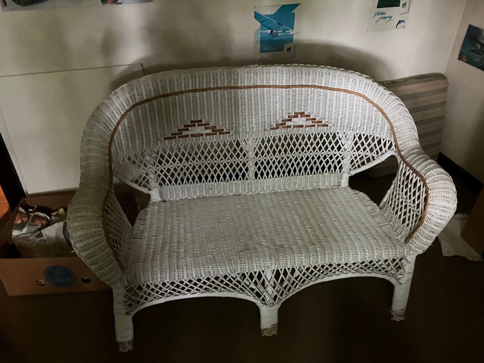 Rieten bankje met tafel, Ophalen