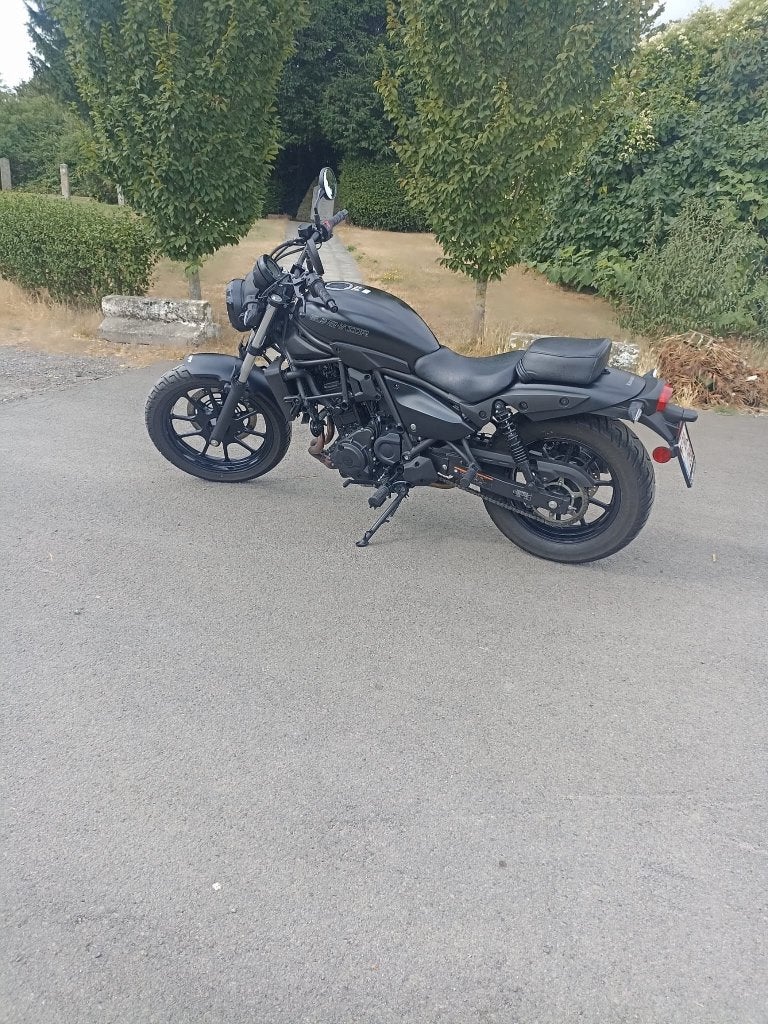 Moto KAWASAKI ELIMINATOR, Motos, Motos | Kawasaki, Particulier, SuperMoto, 12 à 35 kW, 2 cylindres, Permis Moto A2 minimum, Occasion