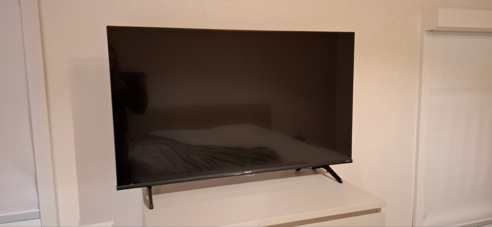 Téléviseur intelligent Hisense 43E7H QLED 43 pouces, TV, Hi-fi & Vidéo, Autres marques, QLED, 40 à 60 cm, Comme neuf