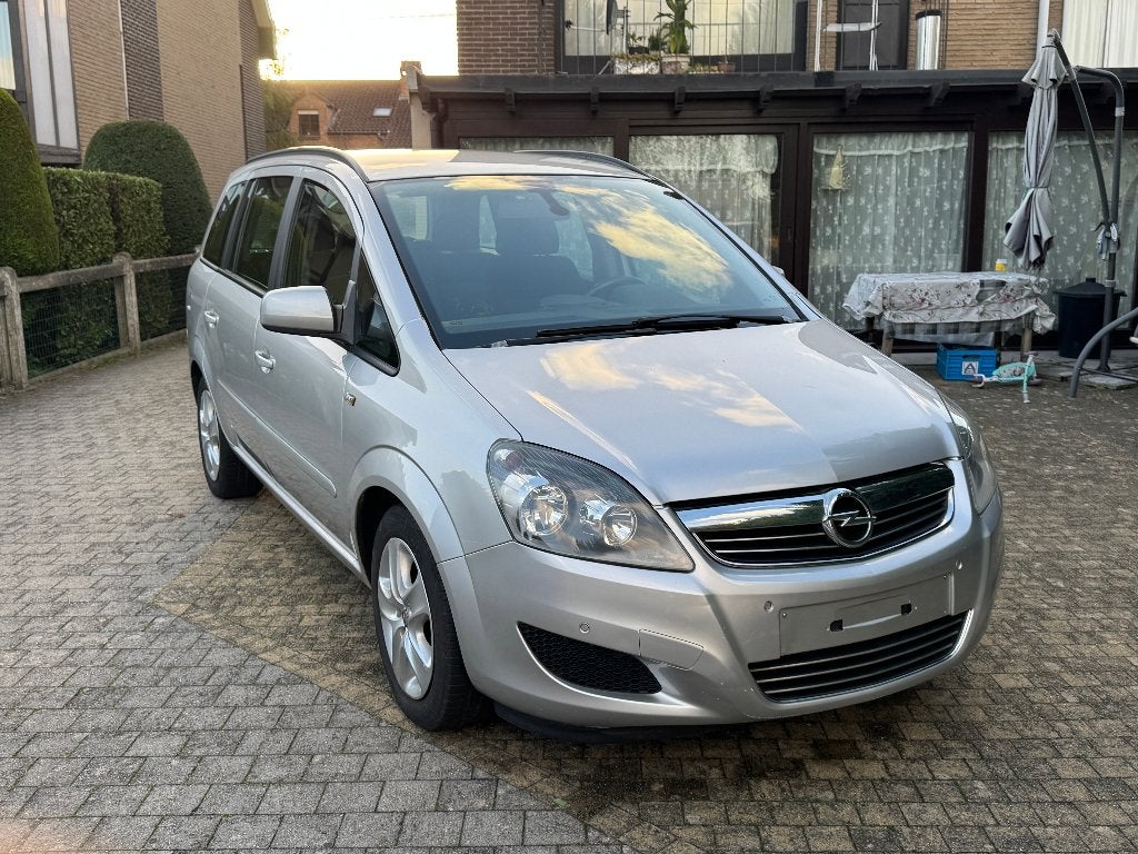 Opel Zafira 1.6i/130.000 km/Climatisation/7PL/Essence/Euro 5, Autos, 7 places, Boîte manuelle, Noir, 5 portes