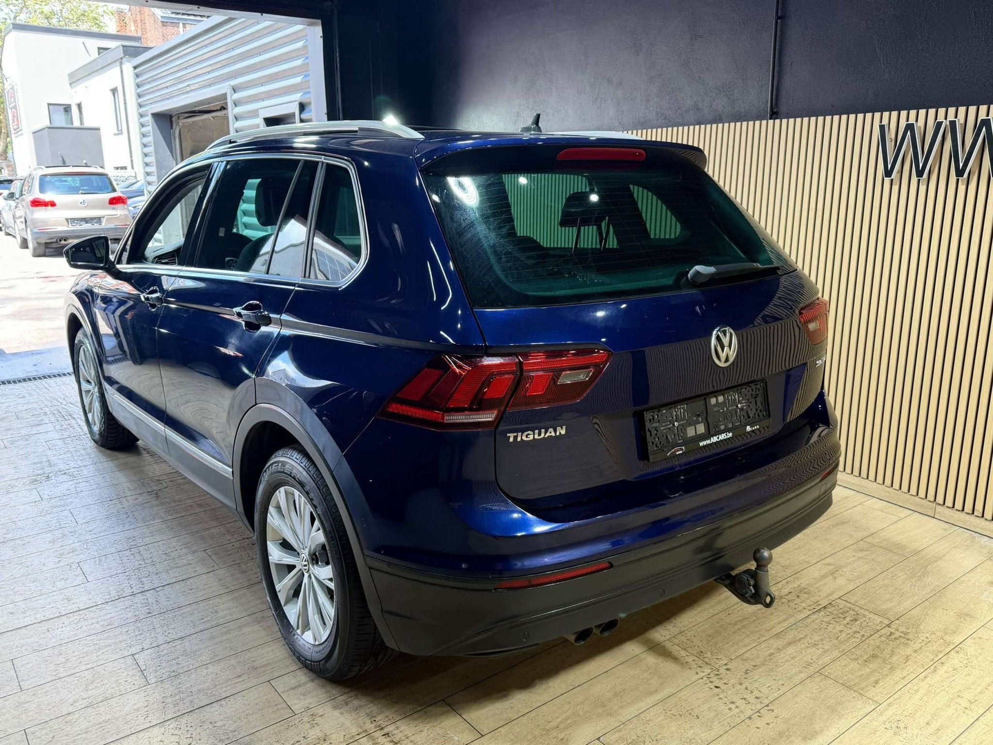 Volkswagen Tiguan 2.0 TDi * SPORT * 1ER PROP * GARANTIE 12 M, Bi-Xenon koplampen, Gebruikt, 4 cilinders, Leder