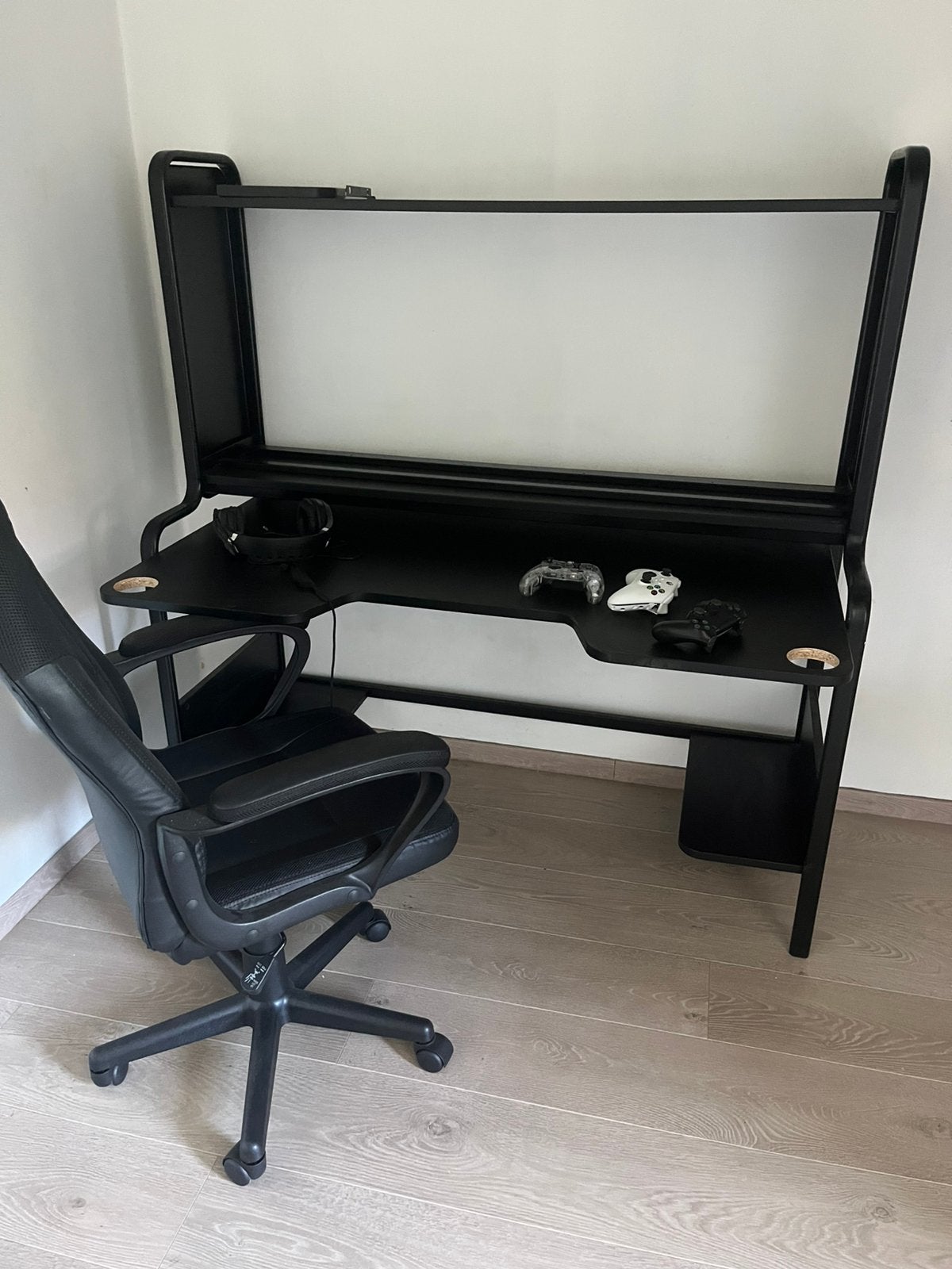 Gamebureau met stoel en toebehoren, Huis en Inrichting, Ophalen, Zo goed als nieuw