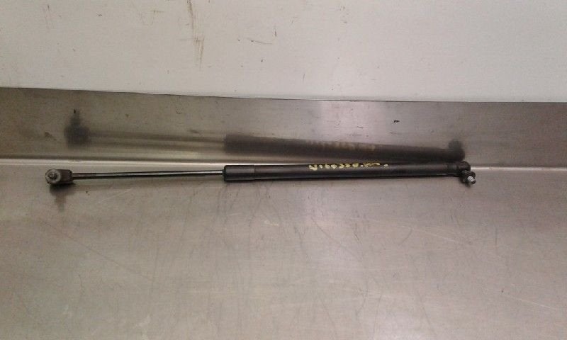 VERIN A GAZ ARRIÈRE DROIT Mazda 2 (DE) (01-2007/06-2015), Utilisé, Mazda