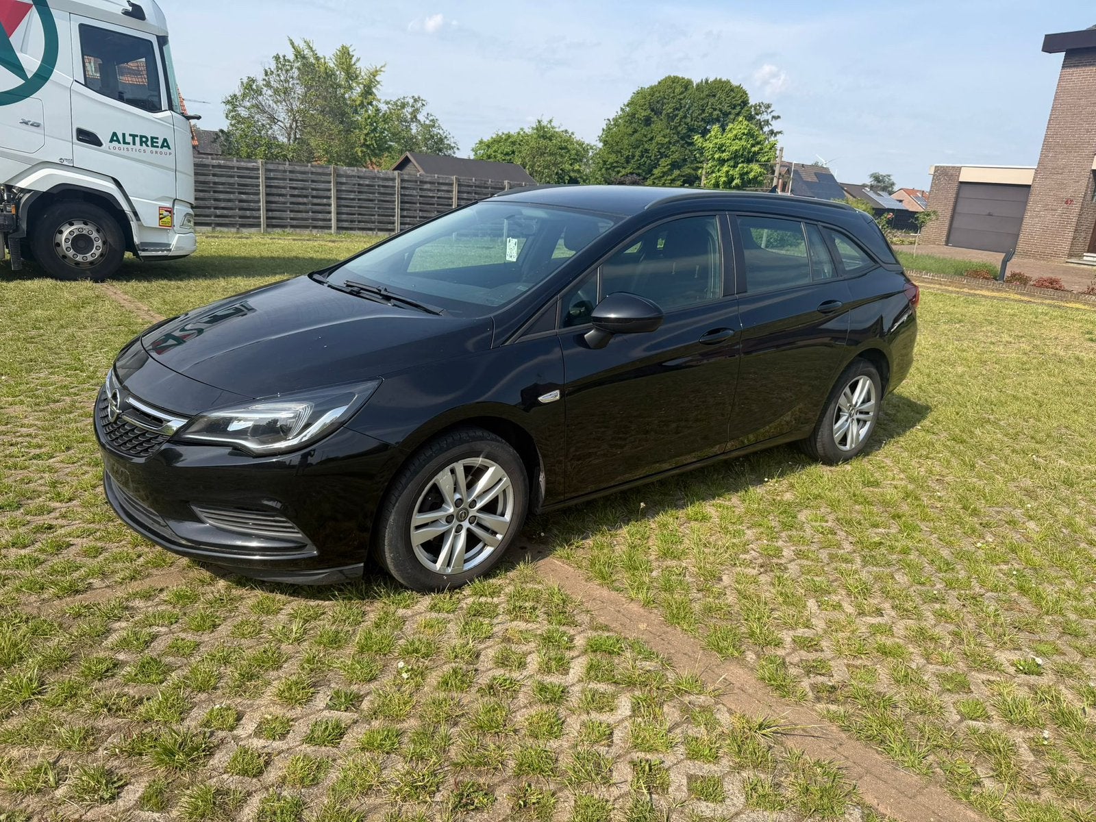 Opel astra Tourer 1.6 diesel 2019 160.000km met keuring, Voorwielaandrijving, Stof, Zwart, 5 deurs