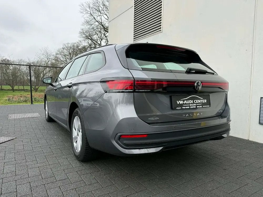 Volkswagen Passat VARIANT 1.5eTSI 150PK DSG REAR CAMERA APP, Auto's, Volkswagen, Automaat, Stof, 4 cilinders, Bedrijf