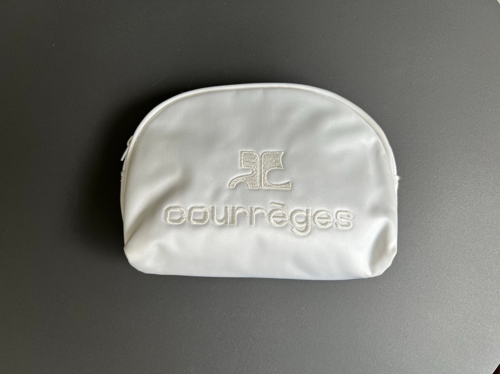 Satijnwitte hoes van Courrèges en zilverdraad - NIEUW, Ophalen, Nieuw, Wit, Dame