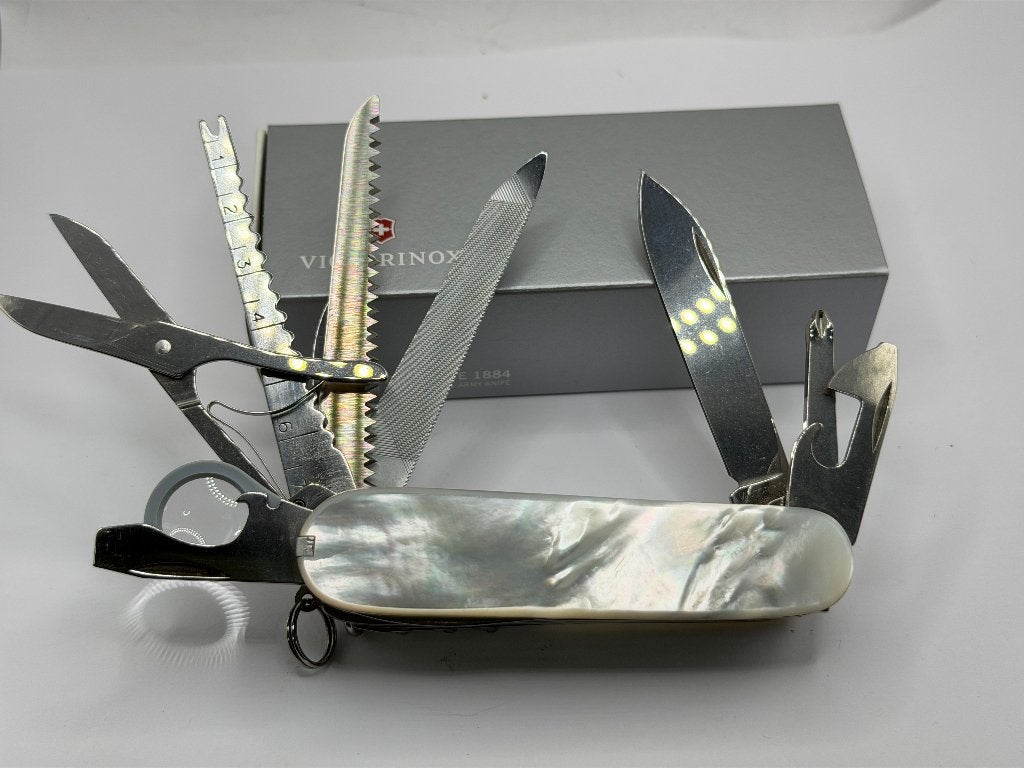 Vintage Original Pre-1975 Victorinox Campion Mother Of Pearl, Caravans en Kamperen, Kampeergereedschap, Zo goed als nieuw, Ophalen of Verzenden