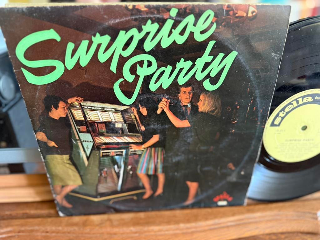 Soirée surprise., CD & DVD, Vinyles | Compilations, Pressage original, Enlèvement ou Envoi, Autres formats, Comme neuf