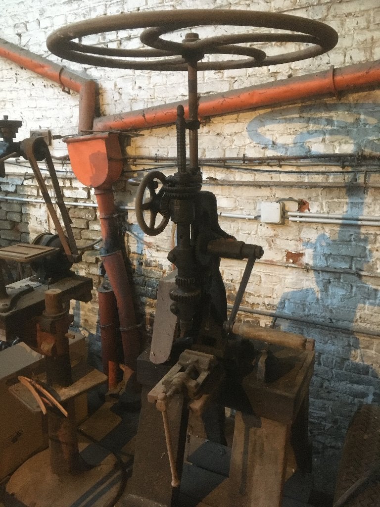 Magnifique machine à percer vintage DML 8, Enlèvement