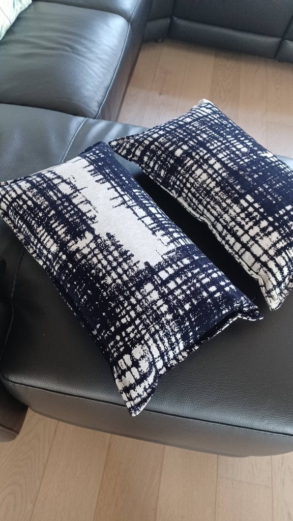 2 jolis coussins neufs rectangulaires L50 l 30, Enlèvement, Neuf