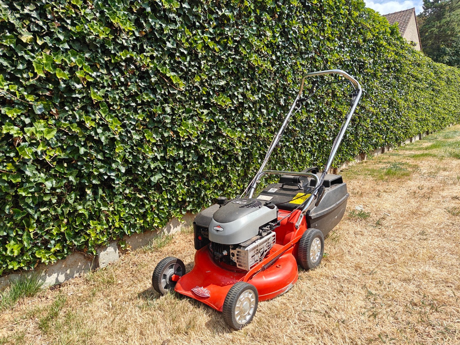 Rover EM46 Self propelled Lawn Mover 18 inch Briggs&Stratton, Tuin en Terras, Grasmaaiers, Ophalen, Gebruikt, Benzine-grasmaaier