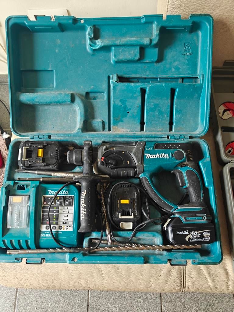 Makita klopboormachine x3 batterijen ++, Ophalen