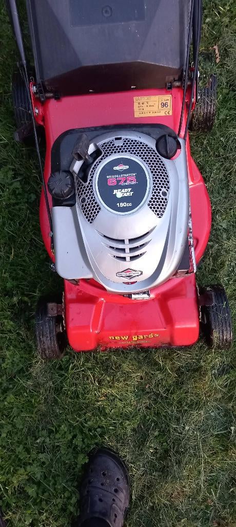 Tondeuse essence moteur Briggs et Straton a vendre, Ophalen, Brigg's & stratton, Gebruikt, Opvangbak