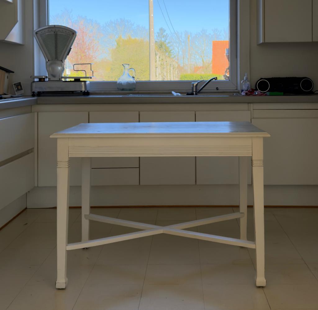 Table blanche, Quatre personnes, 150 à 200 cm, 50 à 100 cm, Enlèvement