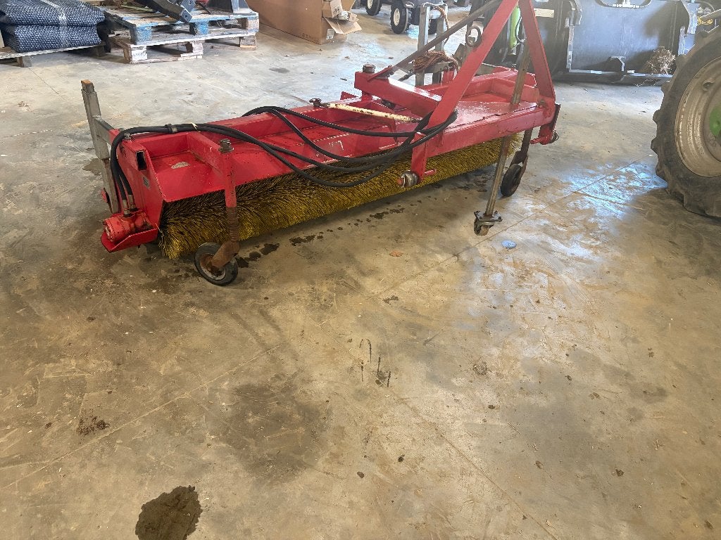Veeg borstelmachine brosse, Articles professionnels, Agriculture | Outils, Enlèvement