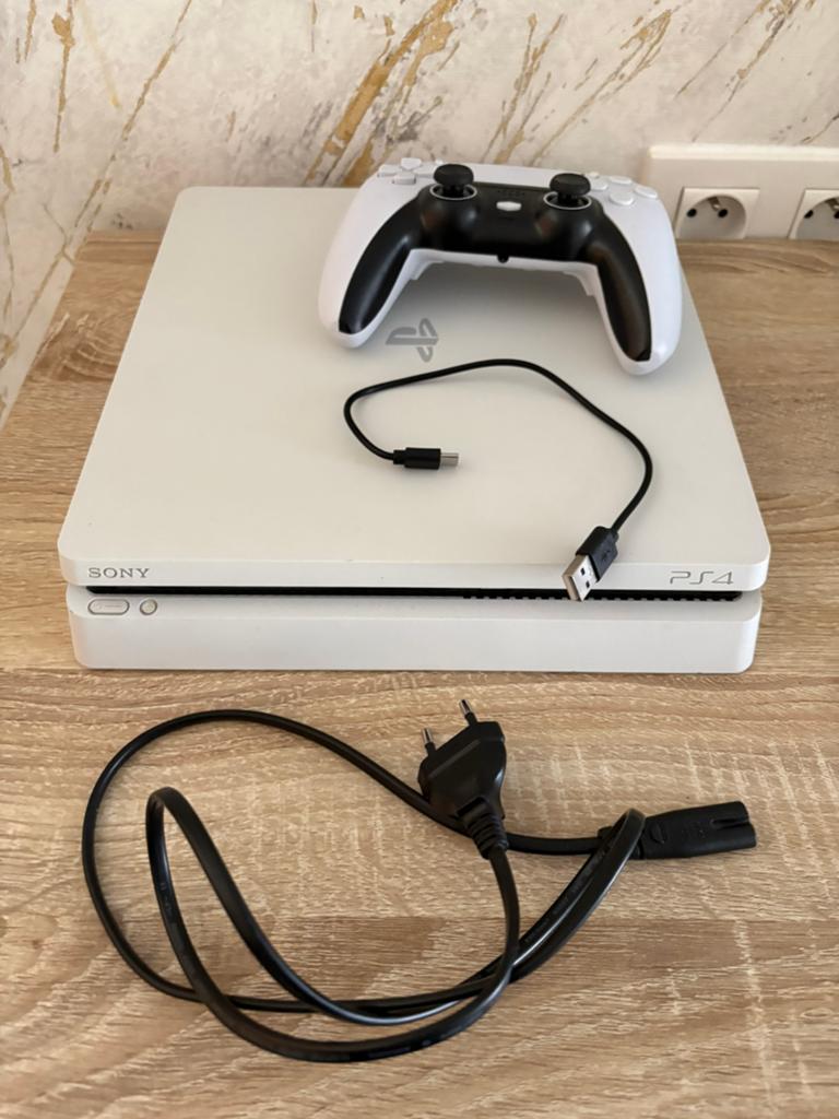 PlayStation 4 wit, Games en Spelcomputers, Spelcomputers | Sony PlayStation 4, Ophalen of Verzenden, Zo goed als nieuw