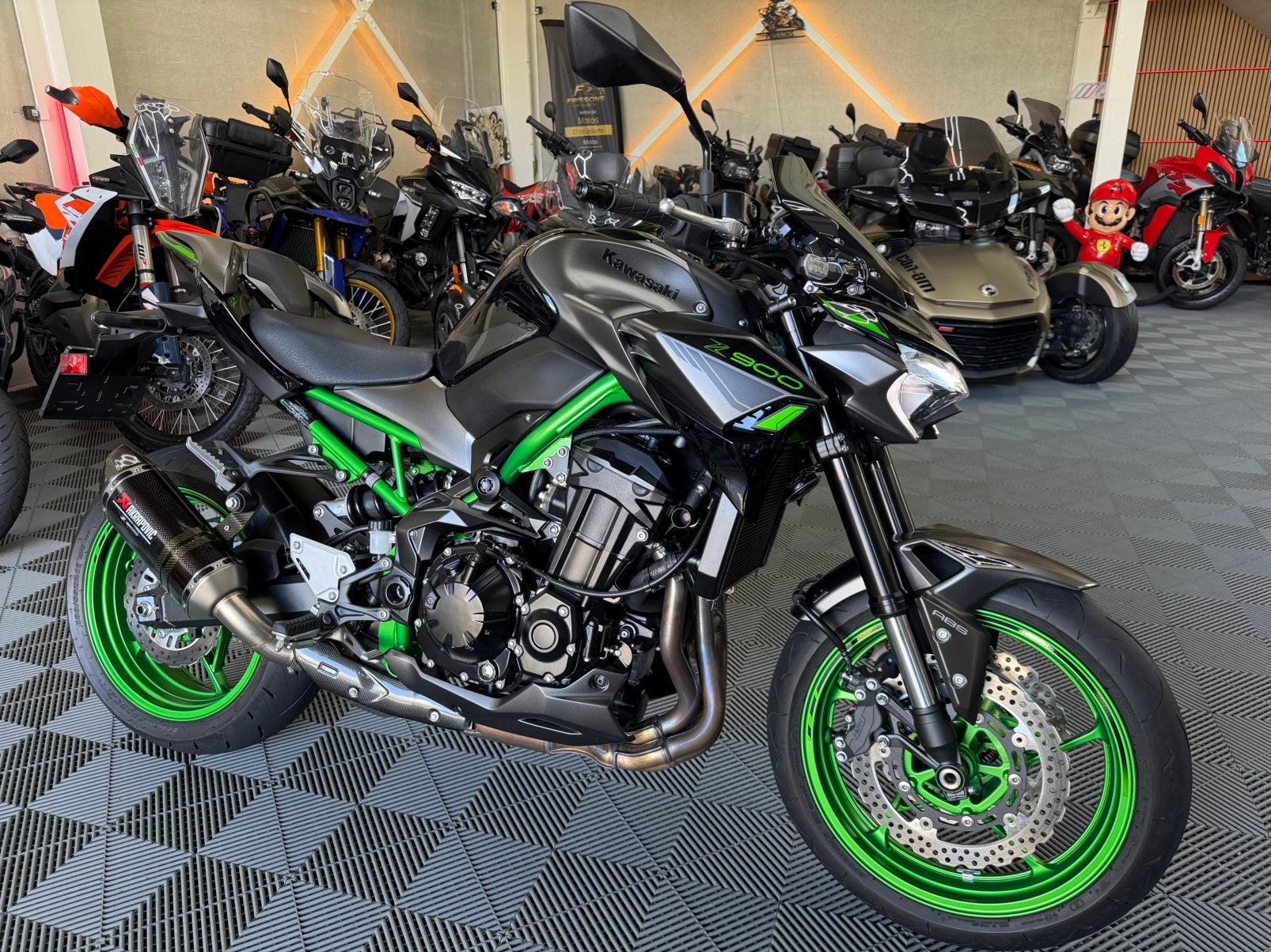 KAWASAKI Z 900 performance* GARANTIE * 2024 * Akrapovic, Ab, 4 cilinders, Motorrijbewijs A, Bedrijf
