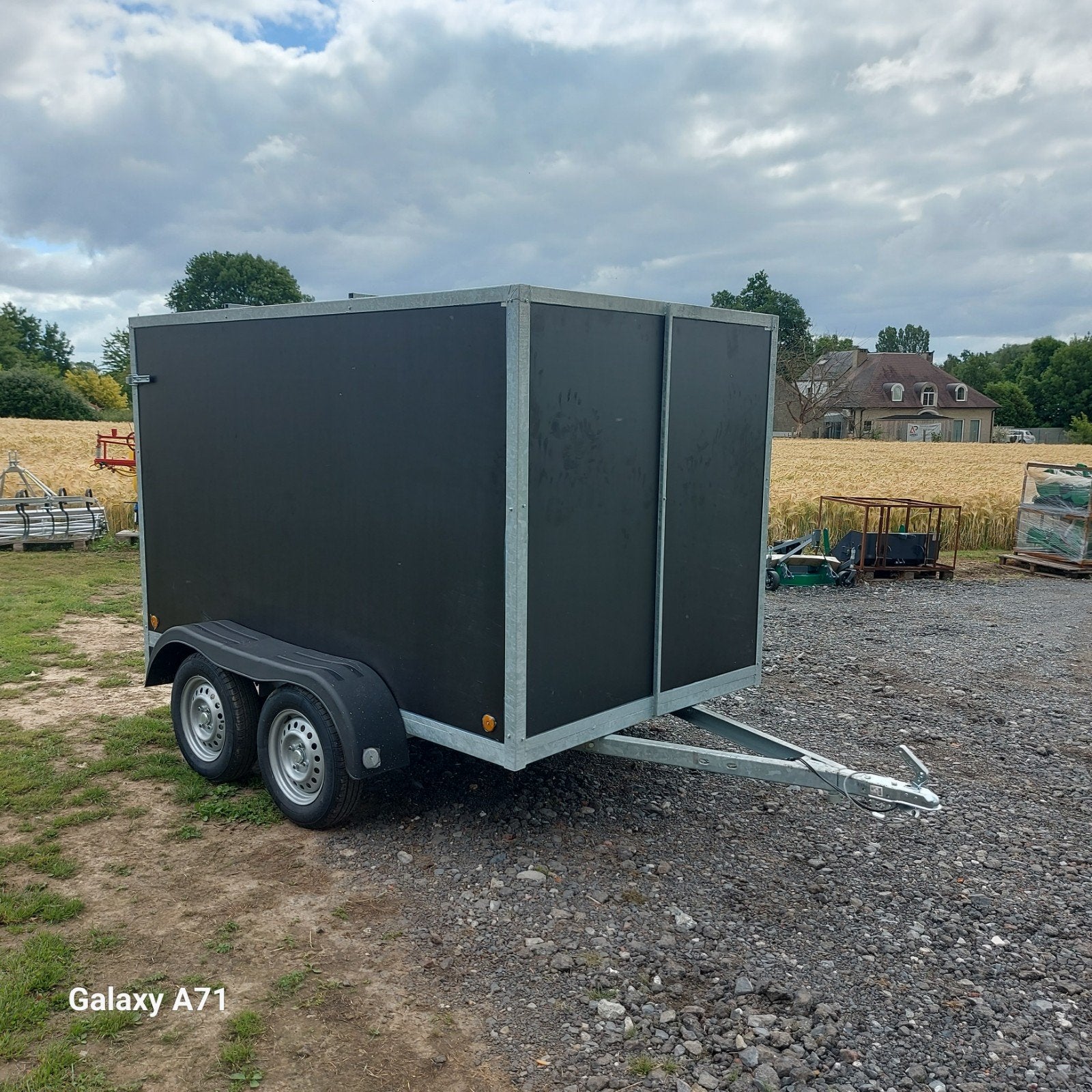 NIEUWE gesloten xxl dubbel as aanhangwagen ongeremd!, Enlèvement
