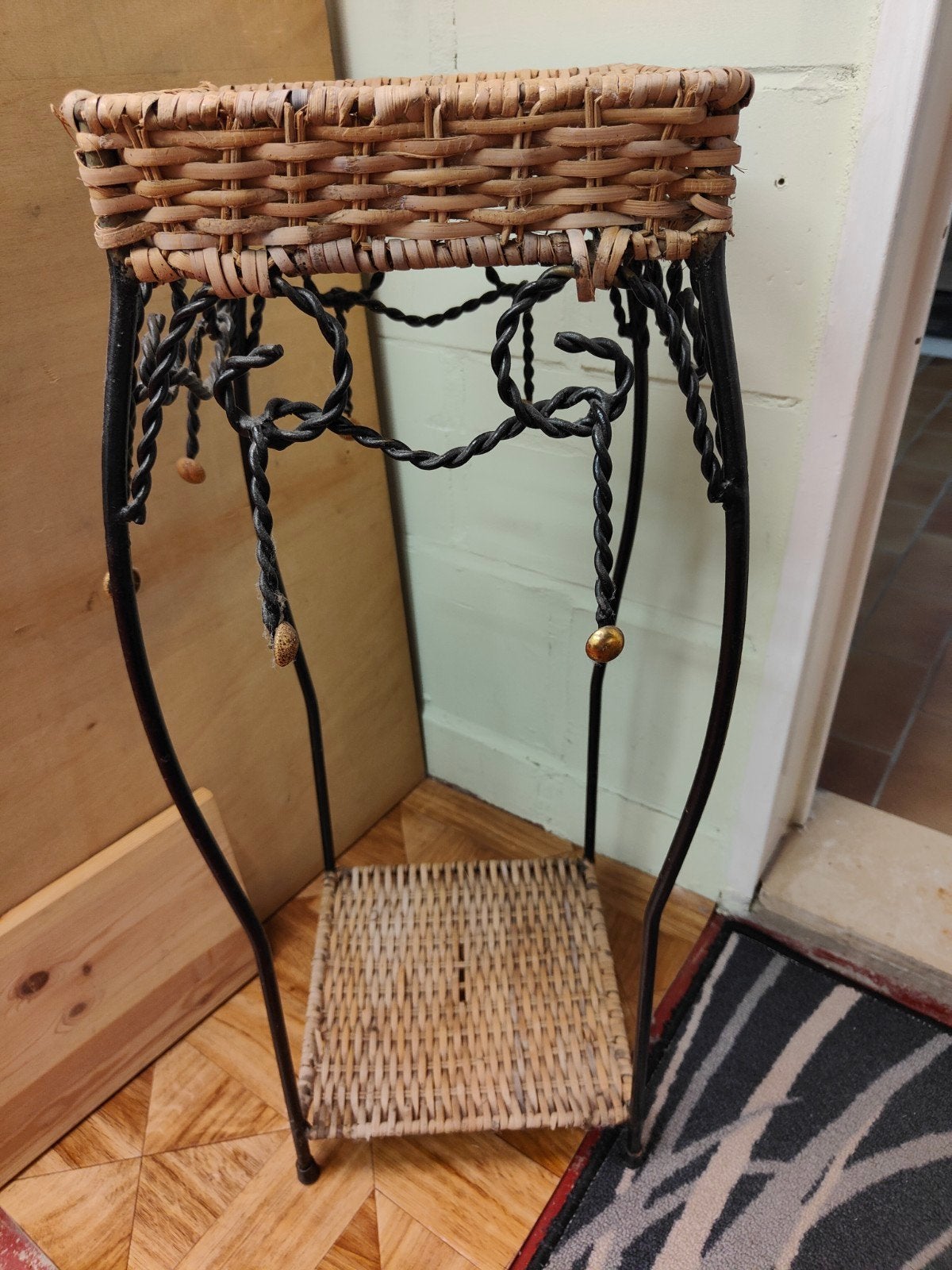 een oud staander hoogte 0,70m br 0,27m lengte o,25in goede s, Huis en Inrichting, Ophalen