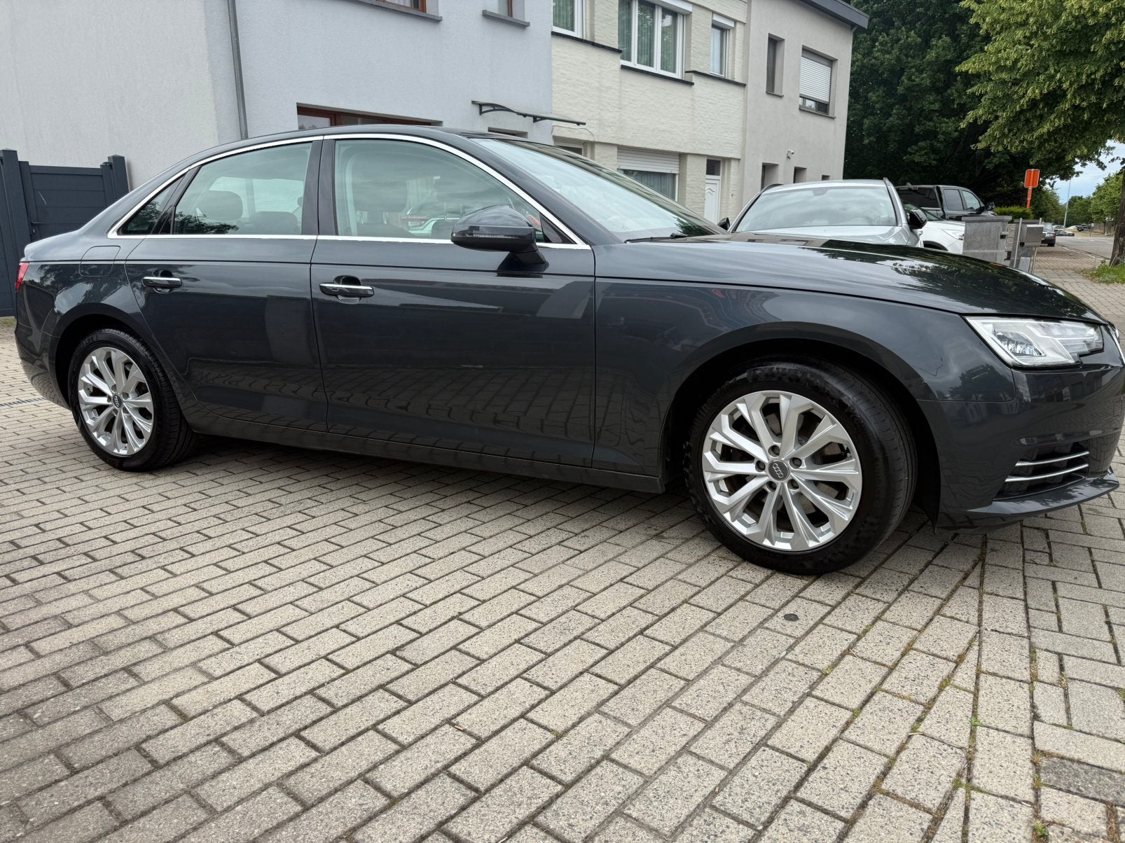 Audi A4 1.4 Benzine Automaat bj2016, Auto's, 4 cilinders, A4, Leder, Dealer onderhouden