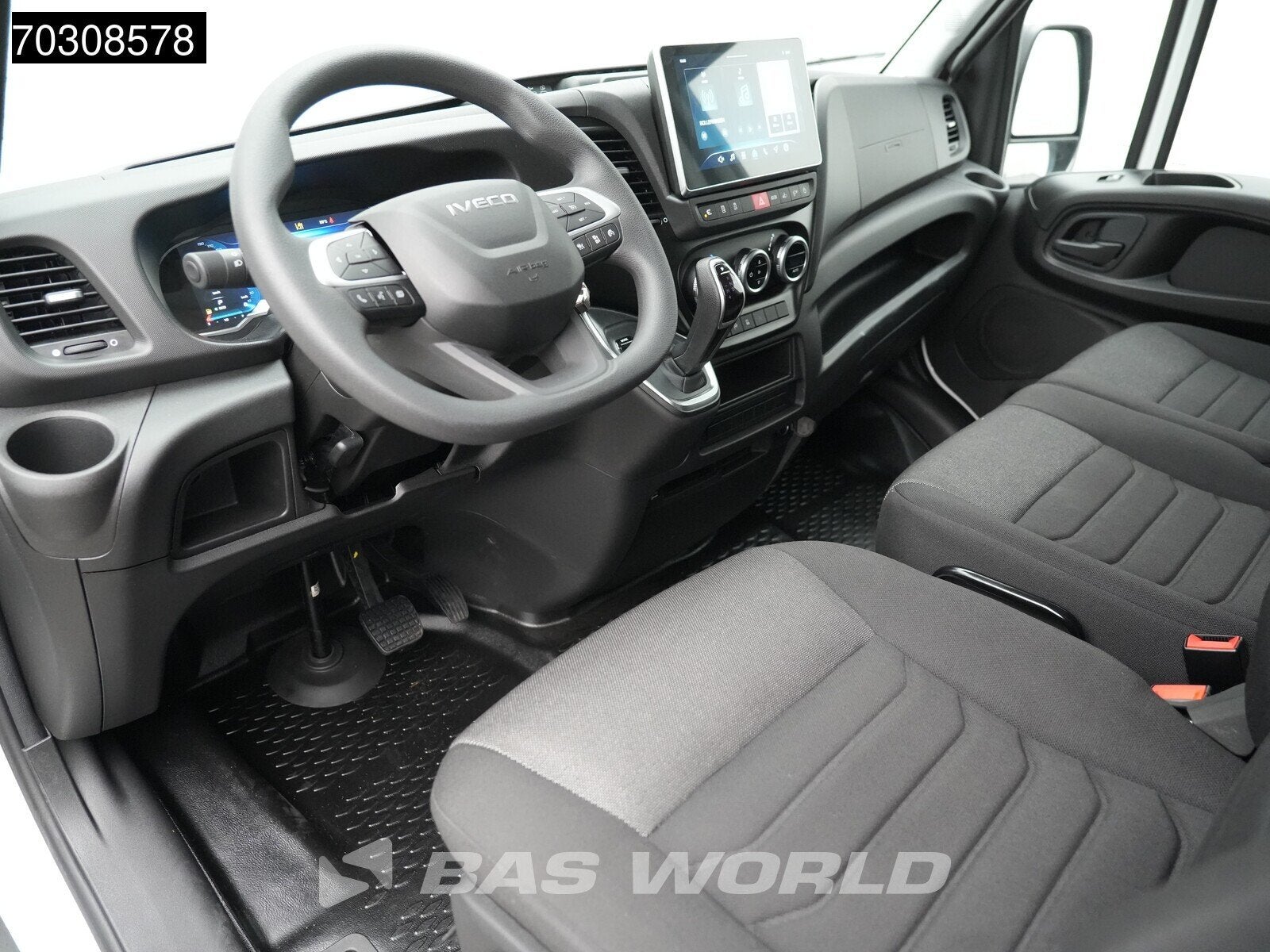 Iveco Daily 35S16 3.0L Automaat L3H2 3,5t Trekhaak LED ACC A, Automaat, Stof, Euro 6, Iveco