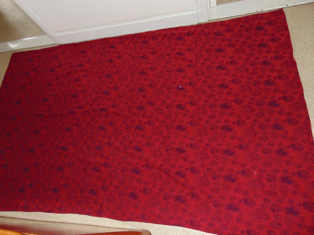 Tafelkleed 138 x 222 cm in prima staat, Huis en Inrichting, Tafelkleden, Ophalen of Verzenden, Gebruikt, Rechthoek, Binnen
