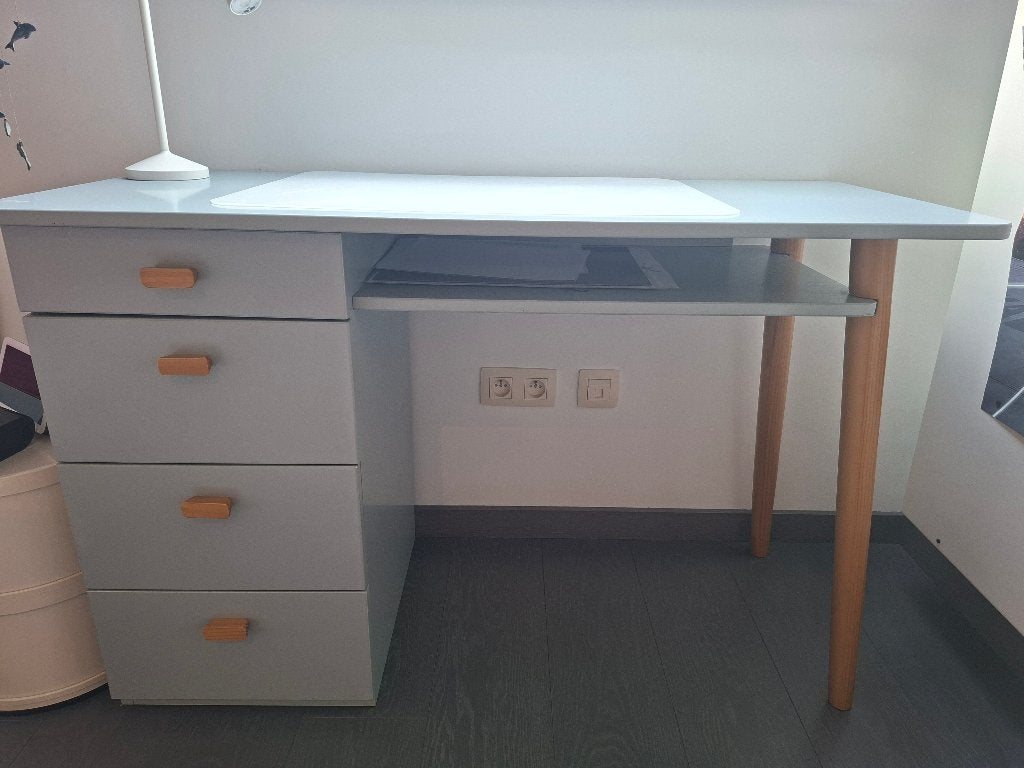 Bureau met 4 lades kind/tiener in mooie staat lichtblauw, Autres marques, Bureau d'écolier, 120 cm, Bleu