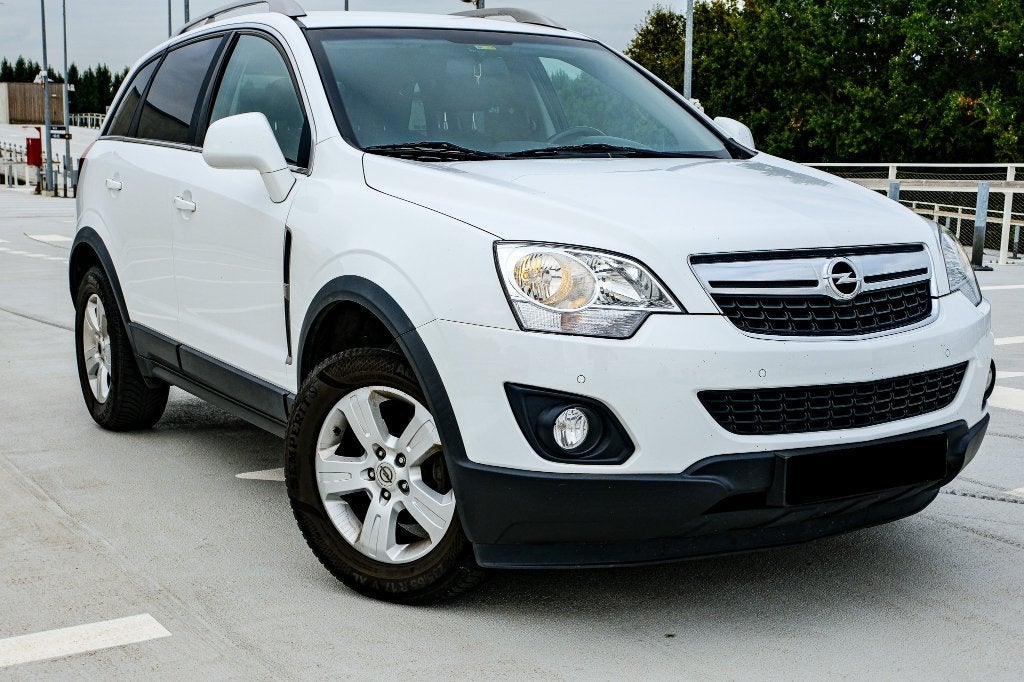 Opel Antara 2.2 CDTI 163pk, Voorwielaandrijving, Zwart, 4 cilinders, Wit