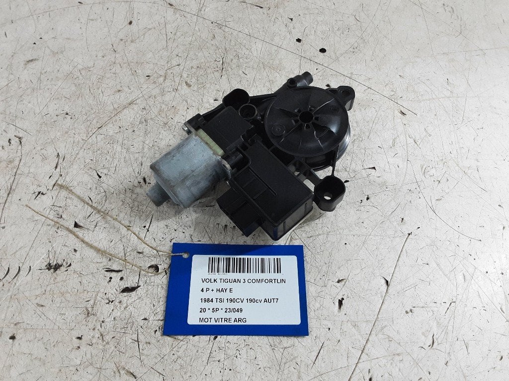 MOTEUR LEVE VITRE ELECTRIQUE ARRIÈRE GAUCHE Tiguan (AD1), Arrière, Volkswagen, Mevr. I. Hauben, Utilisé