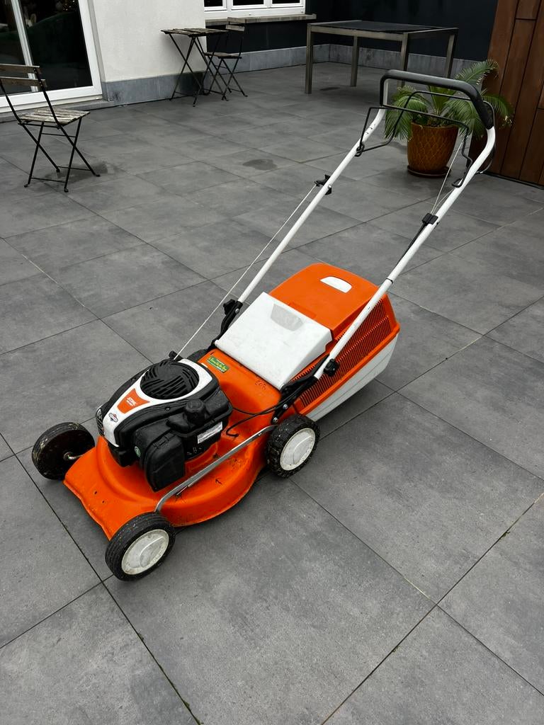 Grasmaaier STIHL, Tuin en Terras, Grasmaaiers, Zo goed als nieuw, Opvangbak, Ophalen