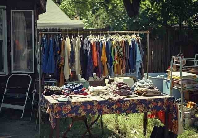 kleding, tassen en schoenen voor rommelmarkt, Enlèvement
