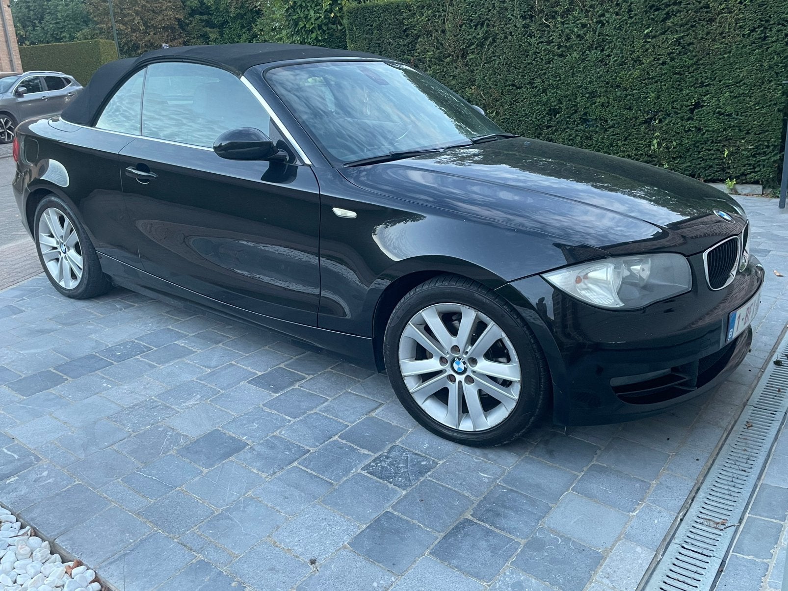 Bmw 118d 2009. PAS DE MARCHANT MERCI, Auto's, Euro 5, Zwart, Cabriolet, Leder