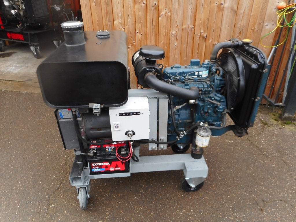 Kubota generator 7 Kva  enkel gewikkeld 230 volt 50 Hz, Ophalen, Elektrisch startend, Dieselolie, Zo goed als nieuw