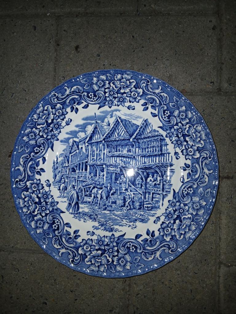 Borden, Antiek en Kunst, Ophalen
