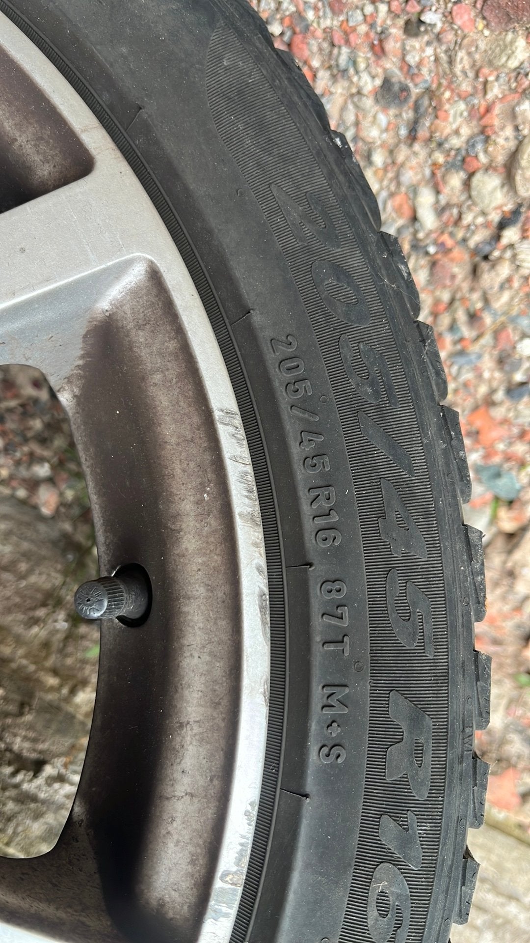 Banden pirelli, Ophalen, Zo goed als nieuw