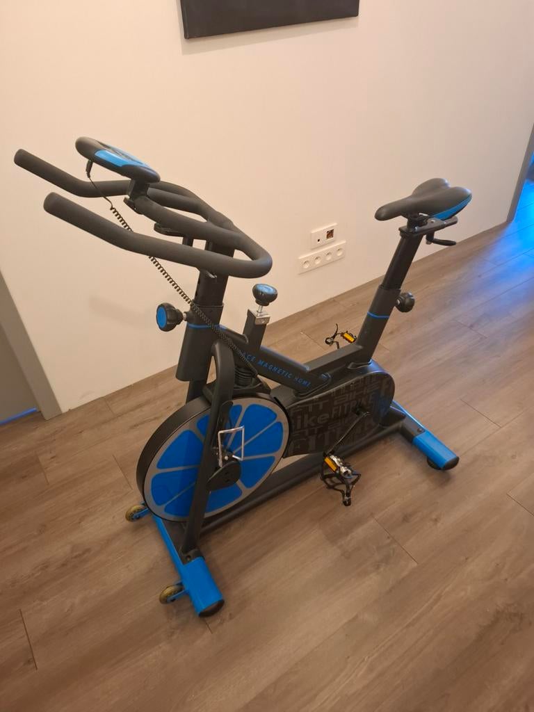 Spinningbike Race magnetic home. Indoor cycle. Fitness fiets, Sport en Fitness, Ophalen