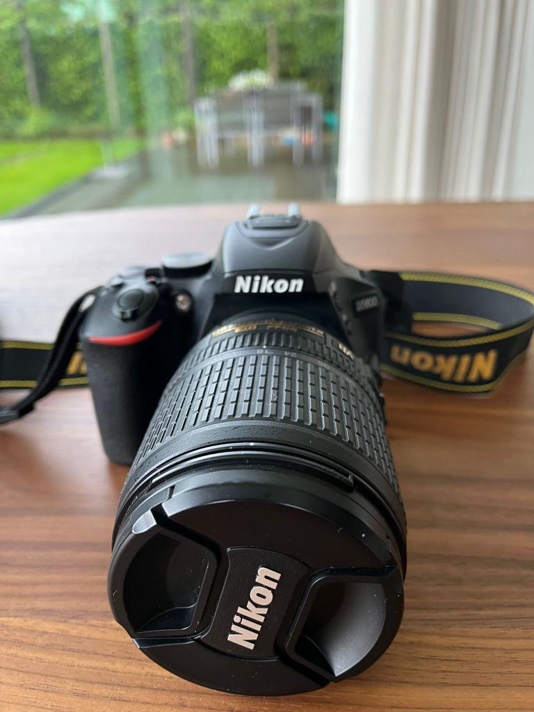Nikon 5600, Moins de 4 fois, Comme neuf, Enlèvement, Nikon