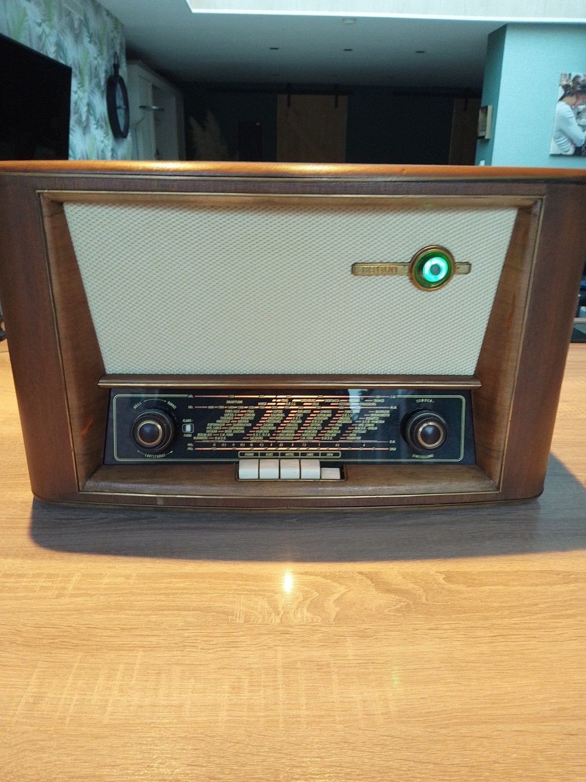 Braun, Ophalen, Zo goed als nieuw, Radio