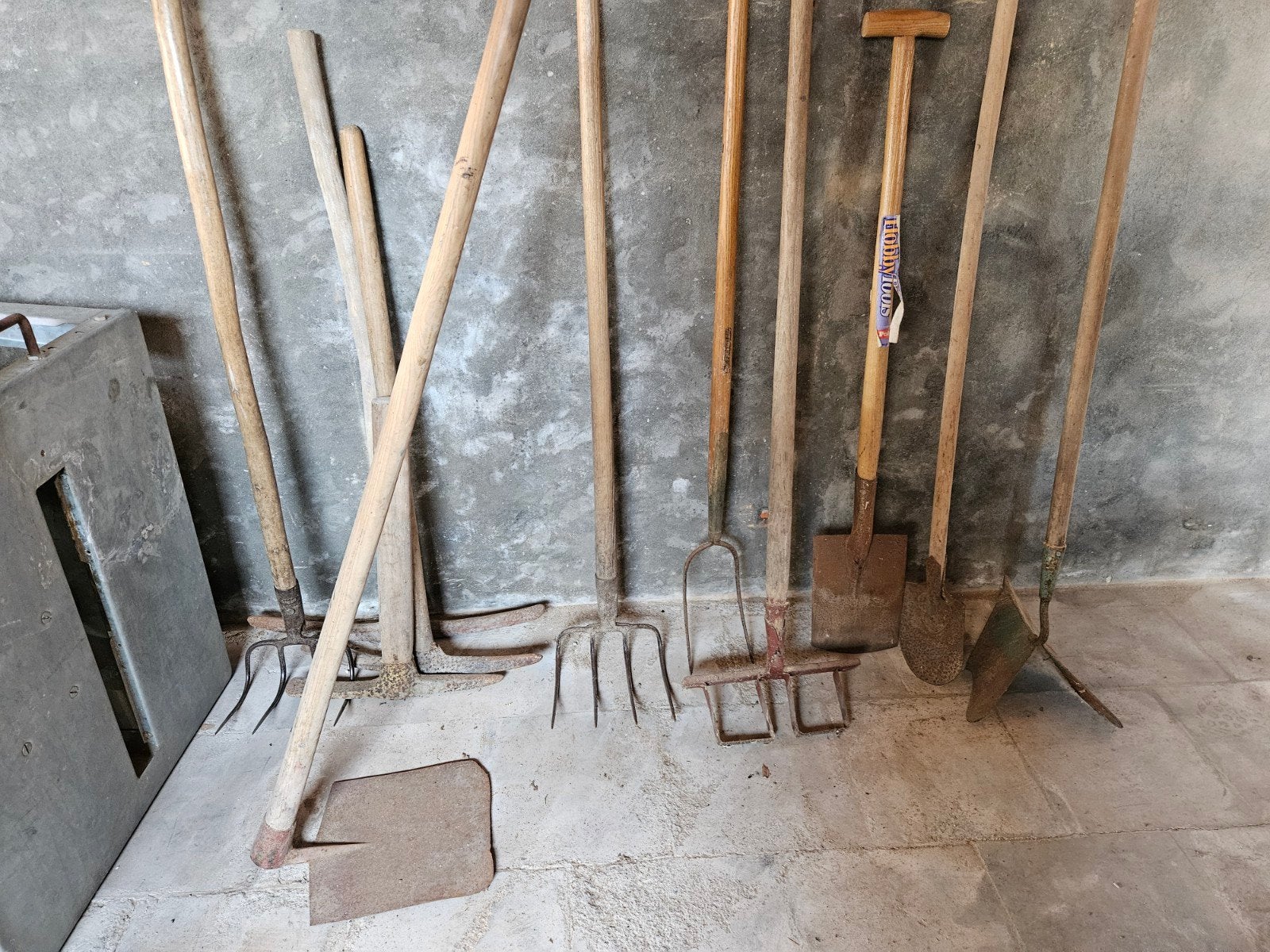 Landbouw handgereedschap, Ophalen