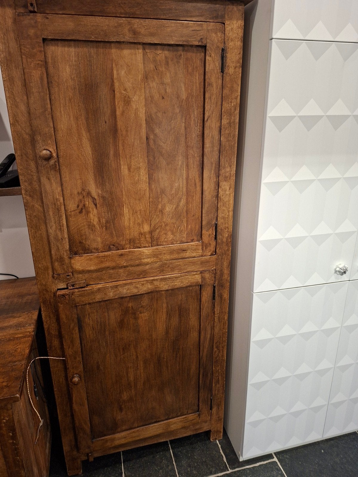 konfortabel  kast in vol hout    perfecte staat, Huis en Inrichting, Ophalen