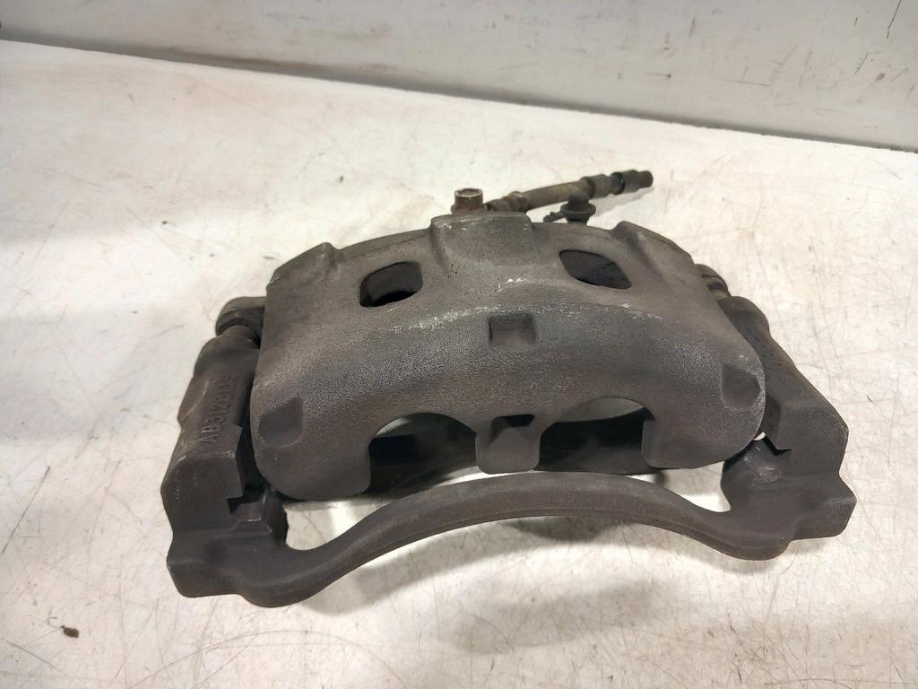 Remklauw rechts voor Ford Ranger, Auto-onderdelen, Onderdelen@venauto.nl, Van der Ven Autorecycling B.V., Gebruikt, Ettenseweg 76, 4706 PB Roosendaal, The Netherlands